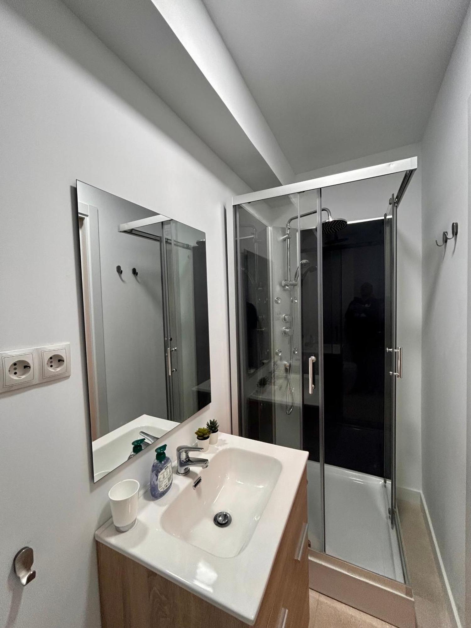 Titanic Dreams Aparthotel Μαδρίτη Εξωτερικό φωτογραφία